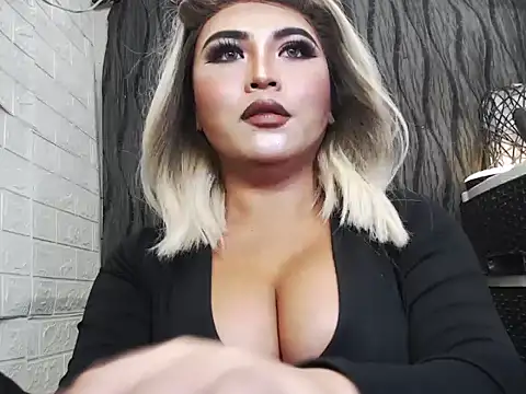 Snapshot of x12inchanaconda chatting on 10.11.25 x12inchanaconda online show from 10.11.25