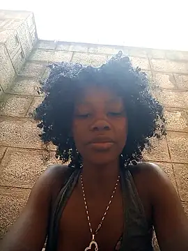 Snapshot of Petite_li chatting on 11.28.25 Petite li online show from 11.28.25