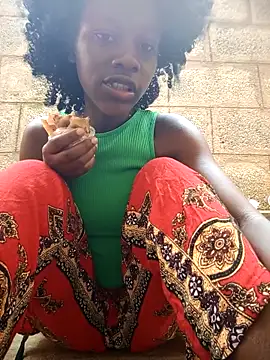 Snapshot of Petite_li chatting on 11.29.25 Petite li online show from 11.29.25