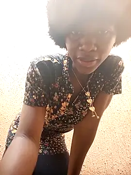 Snapshot of Petite_li chatting on 01.06.26 Petite li online show from 01.06.26