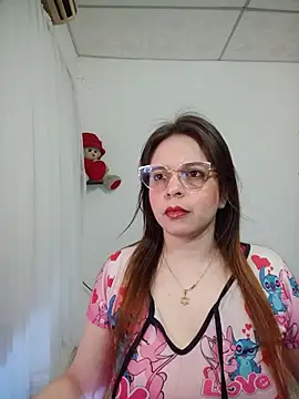 lorenitabella online show from 06.13.26