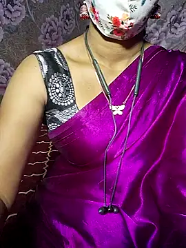 Snapshot of XBHUUME chatting on 01.28.25 XBHUUME online show from 01.28.25