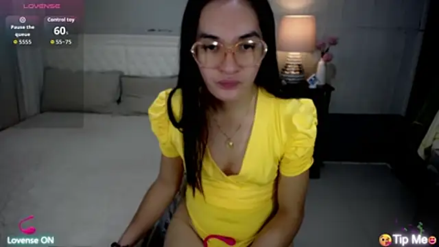 Snapshot of xAsianSweetHeart chatting on 06.20.26 xAsianSweetHeart online show from 06.20.26