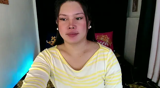Snapshot of Angelic_Fuckerxxx chatting on 02.15.25 Angelic Fuckerxxx online show from 02.15.25