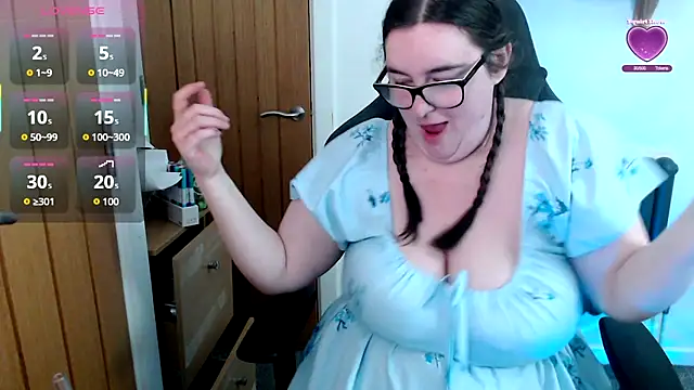 Rebecca Summer online show from 04.23.26