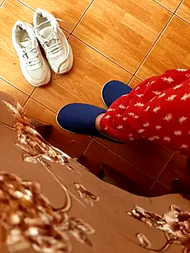 feet toes online show from 10.30.25