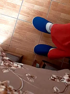 feet toes online show from 11.04.25