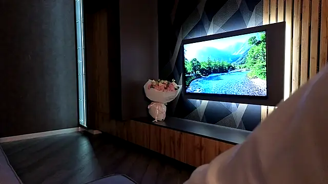 Snapshot of Camilla_Railian chatting on 01.12.25 Camilla Railian online show from 01.12.25