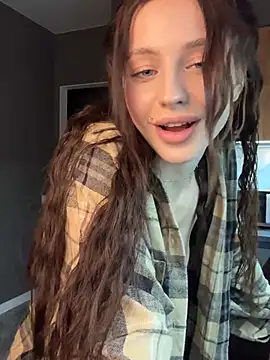 Snapshot of Camilla_Railian chatting on 03.07.25 Camilla Railian online show from 03.07.25