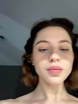 Snapshot of Camilla_Railian chatting on 10.02.25 Camilla Railian online show from 10.02.25