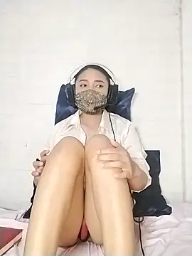 Snapshot of _Shimmerlyn_ chatting on 03.01.25 Shimmerlyn online show from 03.01.25