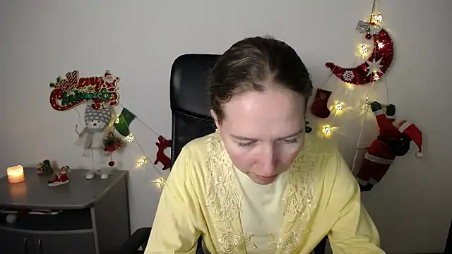 Snapshot of Sexy_MargoX_ chatting on 12.14.25 Sexy MargoX online show from 12.14.25