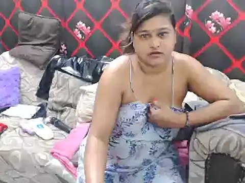 Snapshot of indian_glitter chatting on 02.06.25 indian glitter online show from 02.06.25