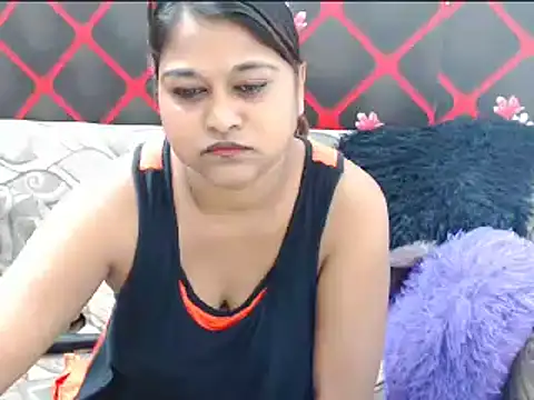 Snapshot of indian_glitter chatting on 03.18.25 indian glitter online show from 03.18.25