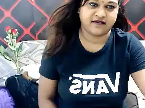 Snapshot of indian_glitter chatting on 03.20.25 indian glitter online show from 03.20.25