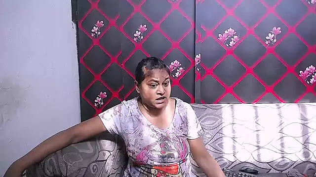 Snapshot of indian_glitter chatting on 09.09.25 indian glitter online show from 09.09.25