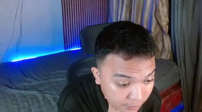 Snapshot of xsweetasian69x chatting on 01.17.25 xsweetasian69x online show from 01.17.25