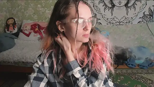 Snapshot of Cutie_Adelia chatting on 05.12.26 Cutie Adelia online show from 05.12.26