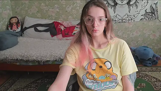 Snapshot of Cutie_Adelia chatting on 05.15.26 Cutie Adelia online show from 05.15.26