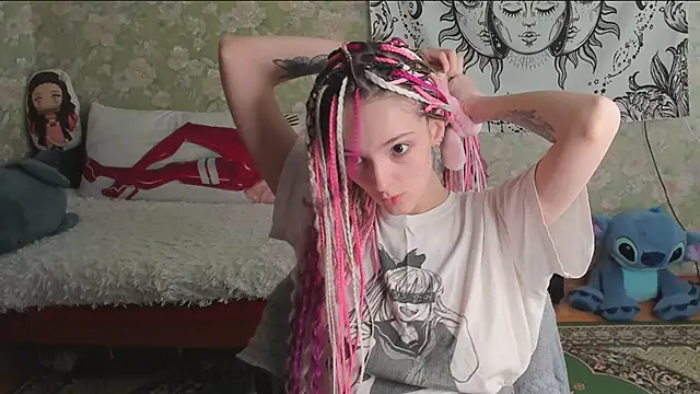 Snapshot of Cutie_Adelia chatting on 06.14.26 Cutie Adelia online show from 06.14.26