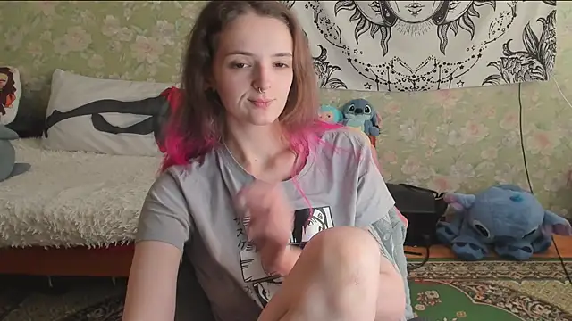 Snapshot of Cutie_Adelia chatting on 07.28.26 Cutie Adelia online show from 07.28.26