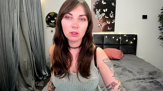 StacyTigerr online show from 12.24.24