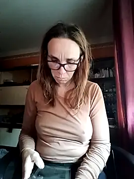 Snapshot of Dettybitch40 chatting on 10.11.25 Dettybitch40 online show from 10.11.25