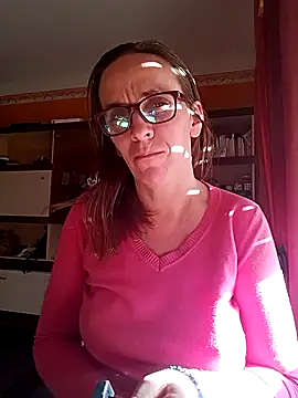 Snapshot of Dettybitch40 chatting on 10.18.25 Dettybitch40 online show from 10.18.25