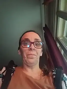 Snapshot of Dettybitch40 chatting on 12.15.25 Dettybitch40 online show from 12.15.25