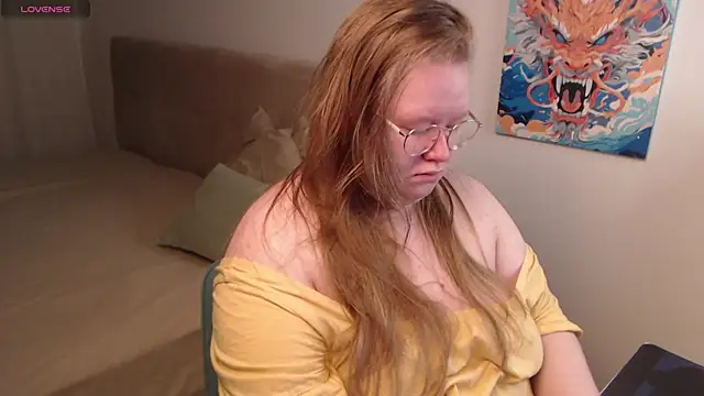 Snapshot of Ann_Muna chatting on 01.12.25 Ann Muna online show from 01.12.25