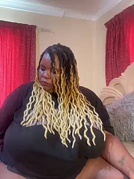 Snapshot of Michyboldy chatting on 02.21.25 Michyboldy online show from 02.21.25