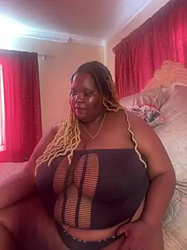 Snapshot of Michyboldy chatting on 02.24.25 Michyboldy online show from 02.24.25