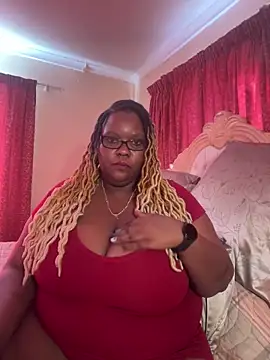 Snapshot of Michyboldy chatting on 02.26.25 Michyboldy online show from 02.26.25