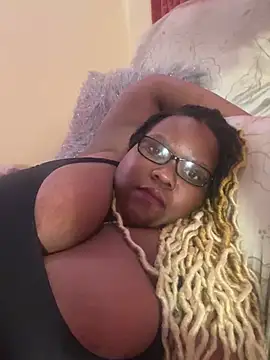 Snapshot of Michyboldy chatting on 03.03.25 Michyboldy online show from 03.03.25