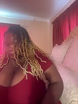 Snapshot of Michyboldy chatting on 03.04.25 Michyboldy online show from 03.04.25