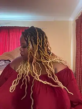 Snapshot of Michyboldy chatting on 03.18.25 Michyboldy online show from 03.18.25