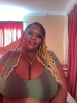 Snapshot of Michyboldy chatting on 03.19.25 Michyboldy online show from 03.19.25