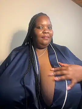 Snapshot of Michyboldy chatting on 10.28.25 Michyboldy online show from 10.28.25