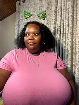 Snapshot of Michyboldy chatting on 12.21.25 Michyboldy online show from 12.21.25