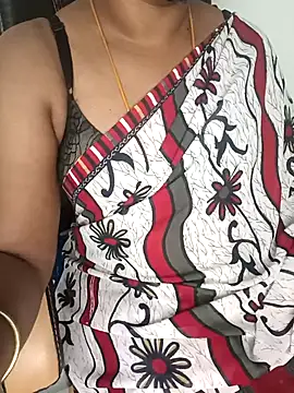 Snapshot of Tamil-hotwife chatting on 02.08.25 Tamil-hotwife online show from 02.08.25