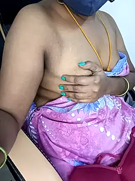 Snapshot of Tamil-hotwife chatting on 02.09.25 Tamil-hotwife online show from 02.09.25
