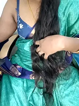 Snapshot of Tamil-hotwife chatting on 02.12.25 Tamil-hotwife online show from 02.12.25