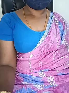 Snapshot of Tamil-hotwife chatting on 02.14.25 Tamil-hotwife online show from 02.14.25