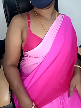 Snapshot of Tamil-hotwife chatting on 02.18.25 Tamil-hotwife online show from 02.18.25