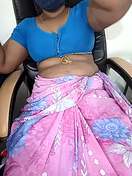 Snapshot of Tamil-hotwife chatting on 02.24.25 Tamil-hotwife online show from 02.24.25
