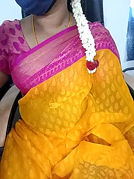 Snapshot of Tamil-hotwife chatting on 03.03.25 Tamil-hotwife online show from 03.03.25