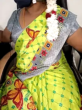 Snapshot of Tamil-hotwife chatting on 03.04.25 Tamil-hotwife online show from 03.04.25