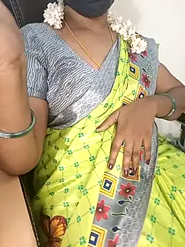 Snapshot of Tamil-hotwife chatting on 03.04.25 Tamil-hotwife online show from 03.04.25