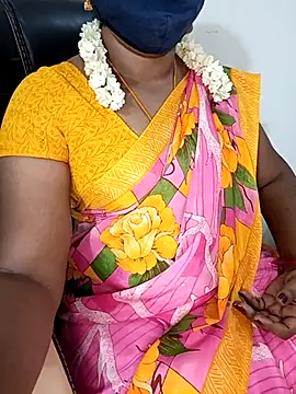 Snapshot of Tamil-hotwife chatting on 03.06.25 Tamil-hotwife online show from 03.06.25