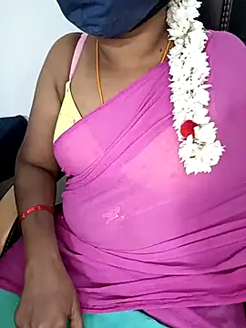 Snapshot of Tamil-hotwife chatting on 03.07.25 Tamil-hotwife online show from 03.07.25